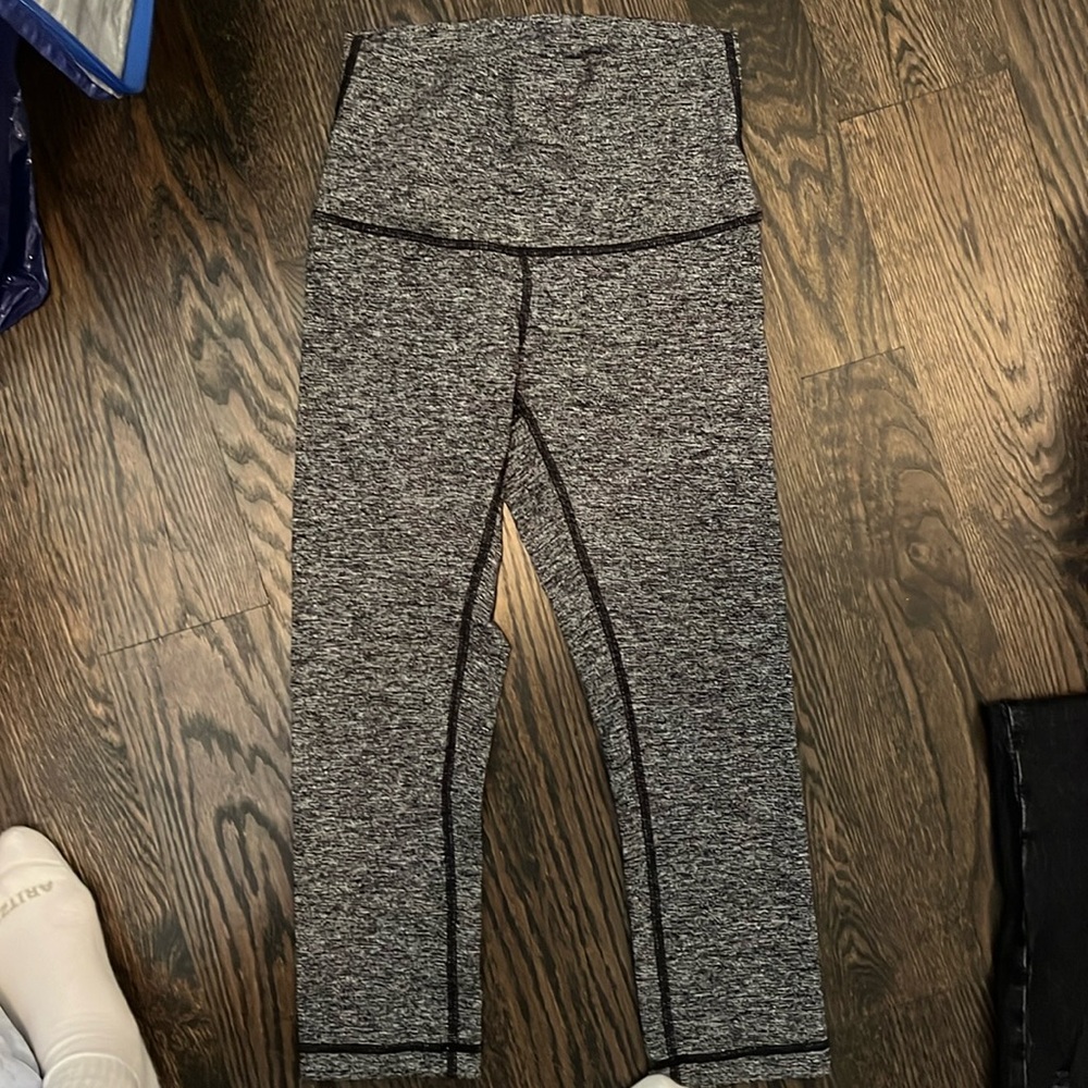 Lululemon cropped heathered leggings